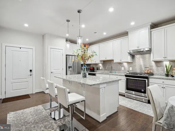 2329 Wind Charm St Unit 103, Herndon, VA 20171