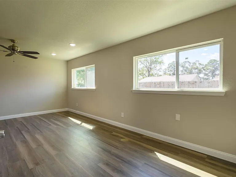 8703 Valley Ledge Dr — Photo 13