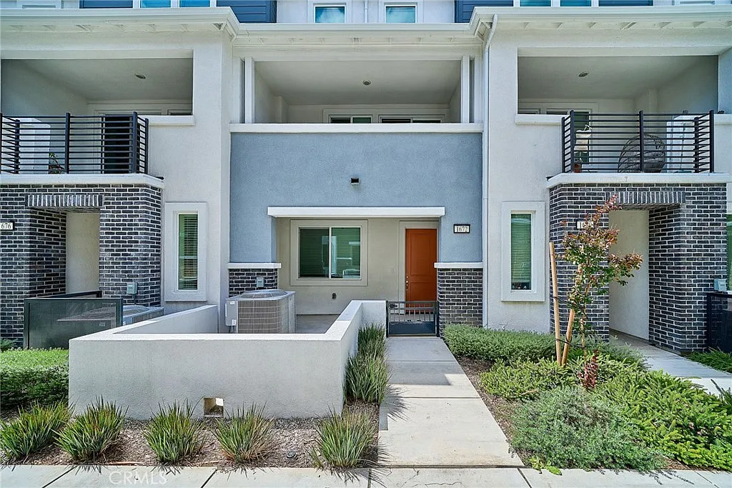 3 bed, 3.5 bath, 1791 sqft, $3,500 — Photo 1