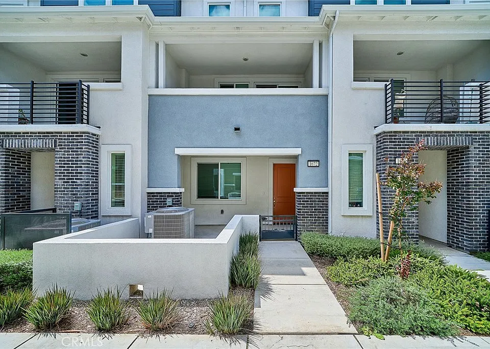 1672 Cayton Loop