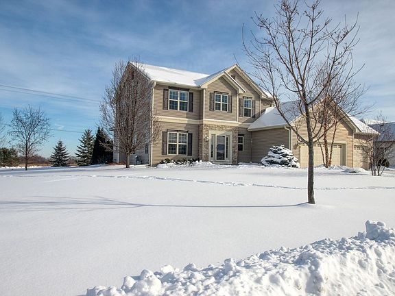 2nd image of W226N4168 Sunder Creek Ct
