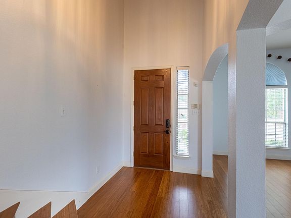 2nd image of 6904 Shoreway Dr