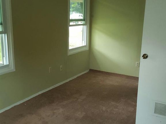 5th image of 1695 Bowman Dr