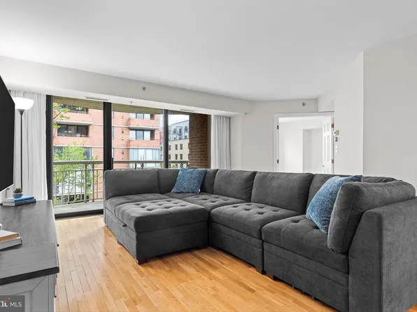 1200 Braddock Pl APT 411, Alexandria, VA 22314