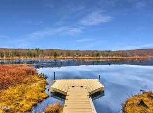 306 W Lakeview Rd, Lackawaxen, PA 18435