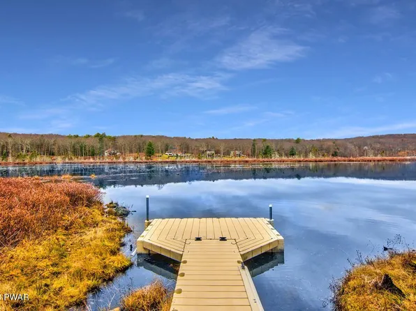 306 W Lakeview Rd, Lackawaxen, PA 18435