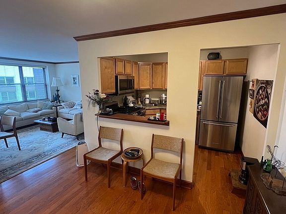 3rd image of 850 N Dewitt Pl #21CE