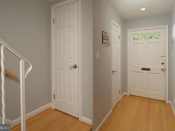 3rd image of 1528 Westmoreland St