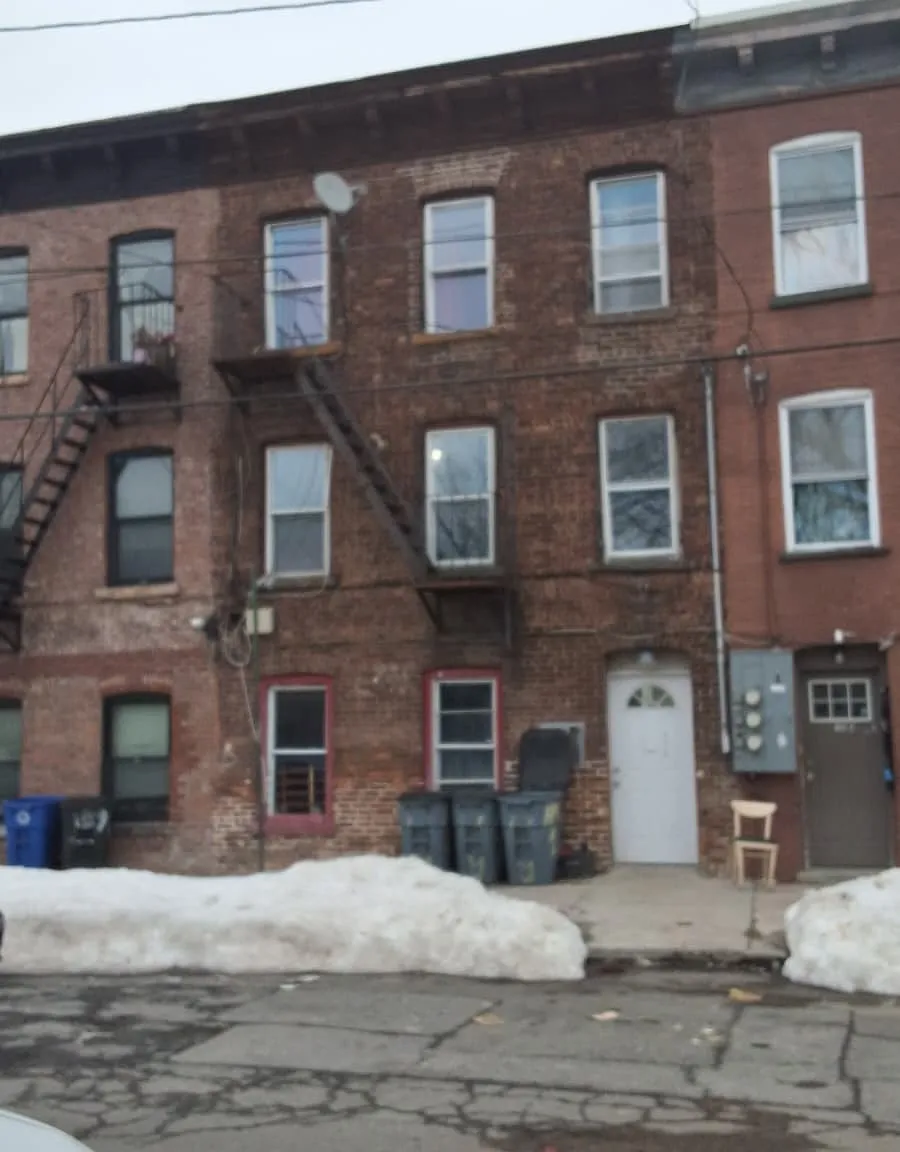 2 bed, $1,900 — Photo 2