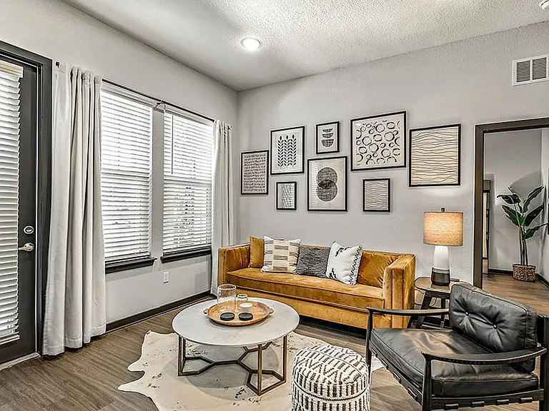 Cortland Santos Flats — Photo 4