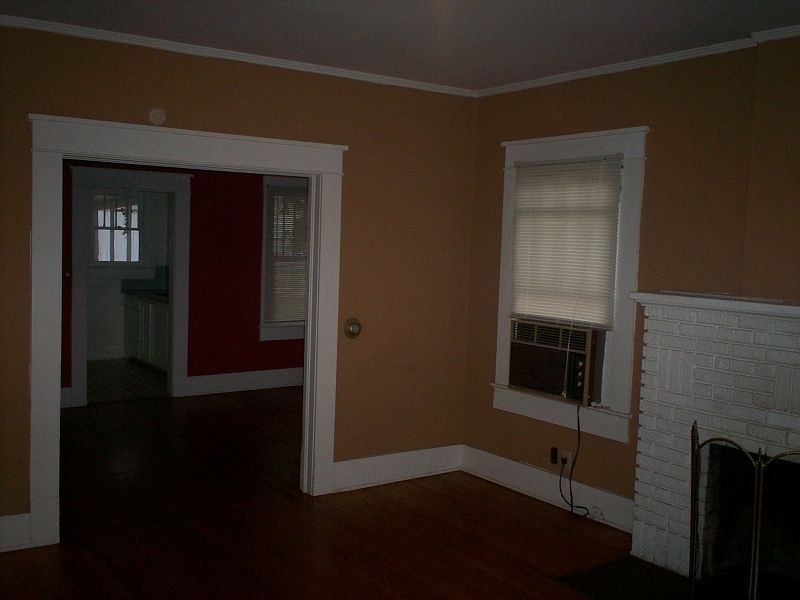 2nd image of 515 N Storer Ave
