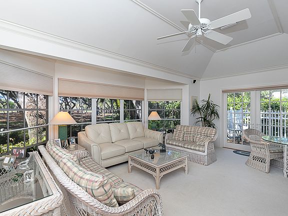 4th image of 301 Silver Moss Dr