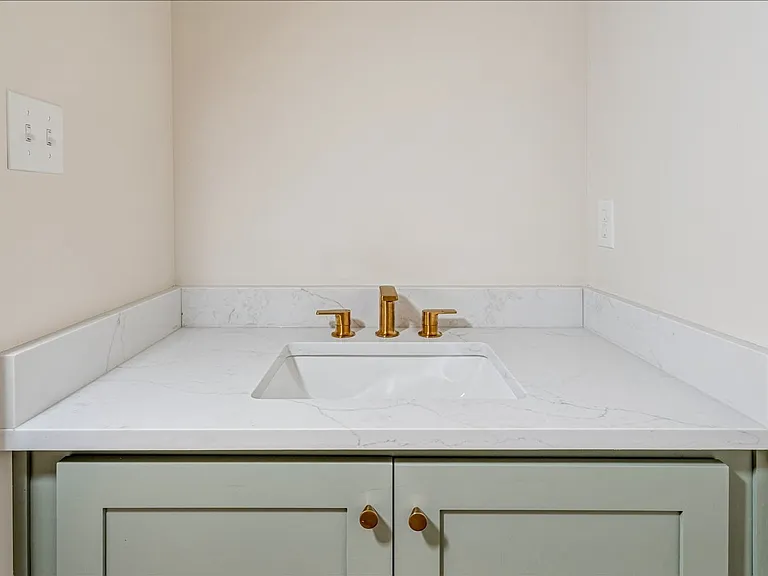 5496 End Village Dr E — Photo 12