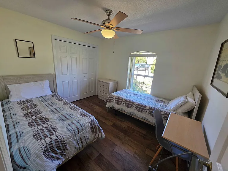 1398 N Foxrun Ter — Photo 41