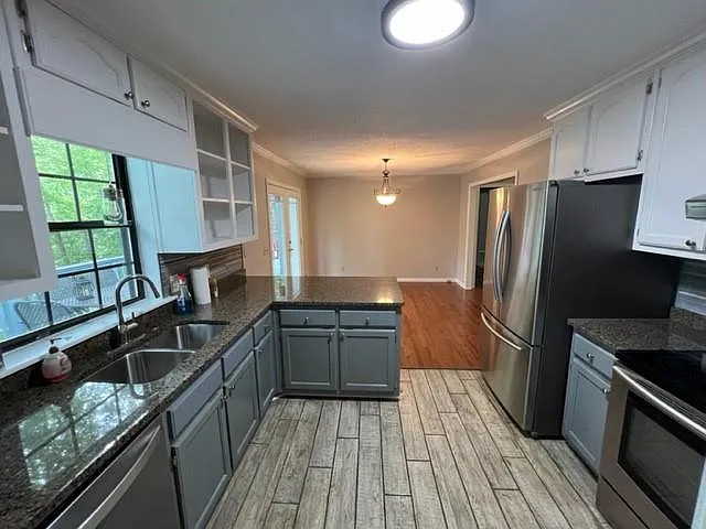 8010 Hickory Ct — Photo 10
