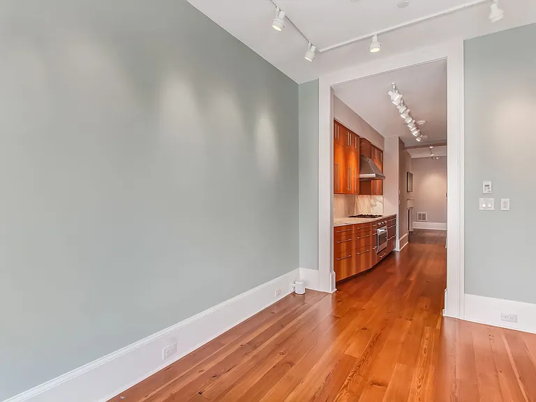 31 E Jones St — Photo 12