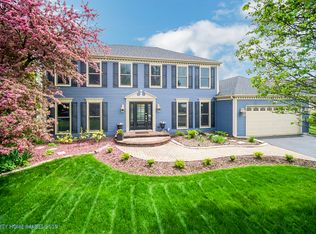 26W121 Macarthur Ave, Carol Stream, IL 60188