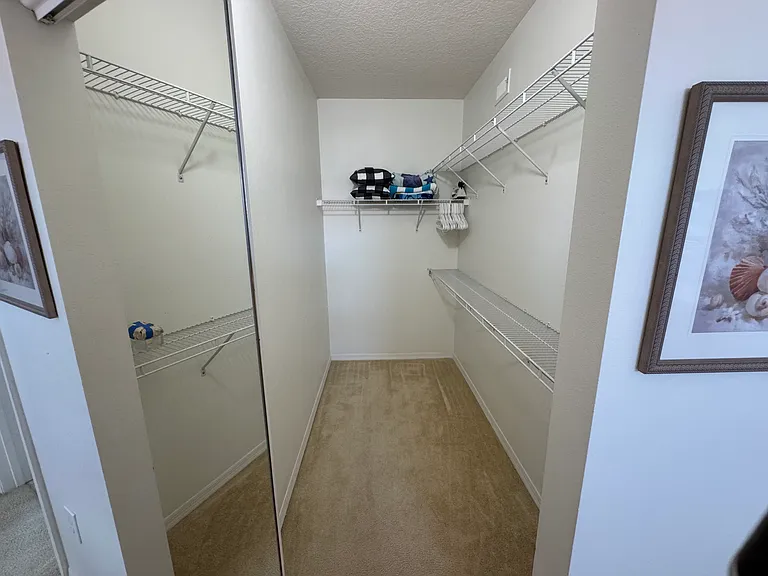 BEDROOM 2 WALK-IN