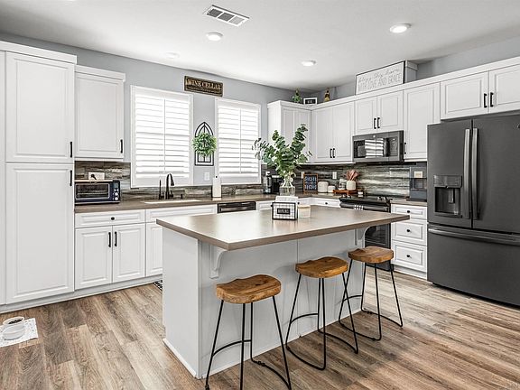 2nd image of 344 Mission Terrace Ave