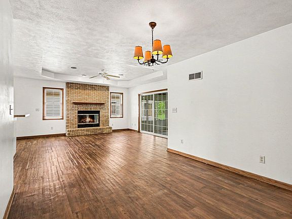 20th image of 1040 Stillwater Pkwy