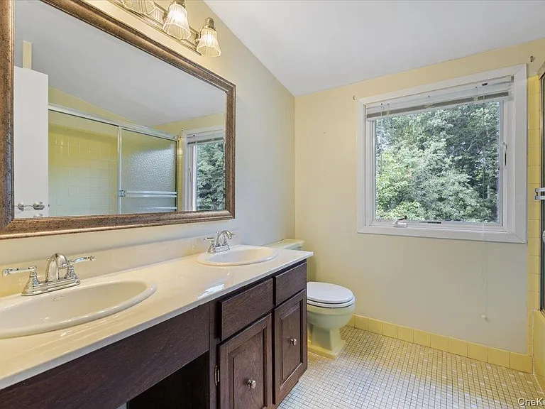 24 Thorngrove Ln — Photo 14