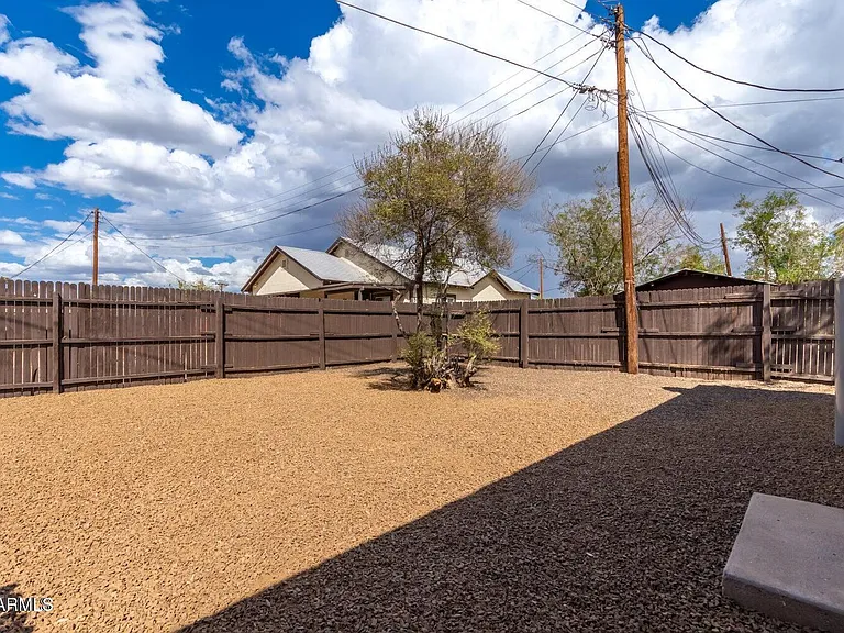 3430 E Cambridge Ave — Photo 16