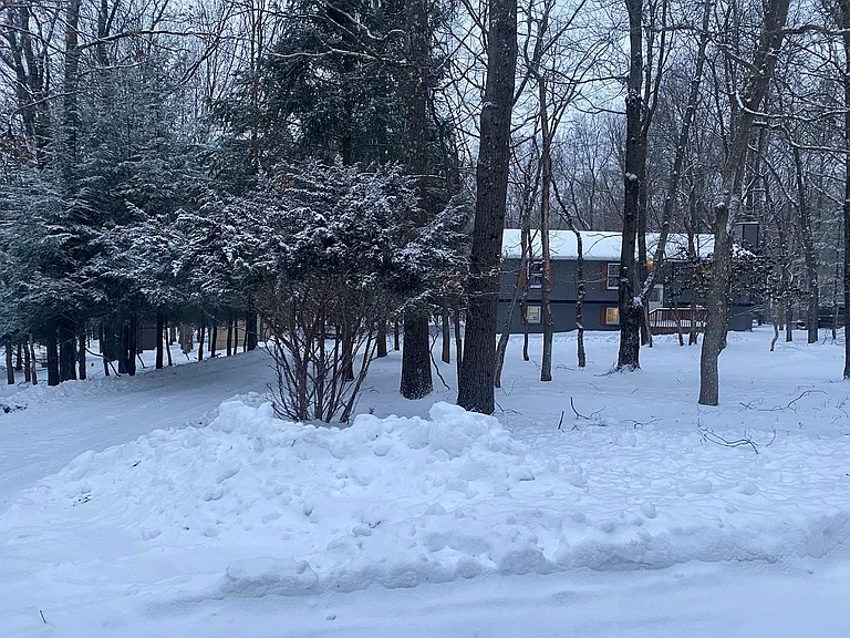 147 Winding Way — Photo 3