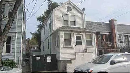 6015 78th Ave photo 1