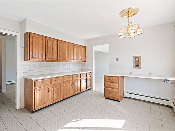 5th image of 240 Concord Dr
