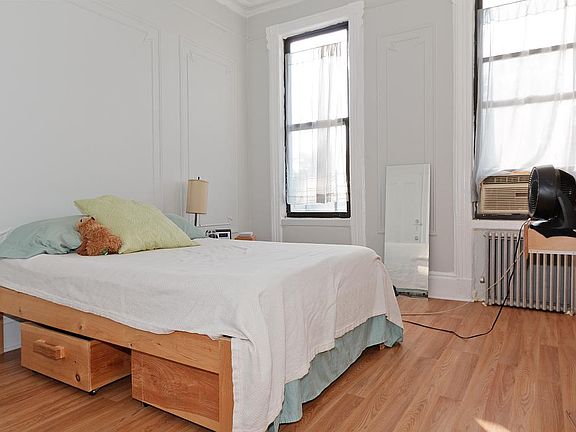 3rd image of 1446 Gates Avenue #6