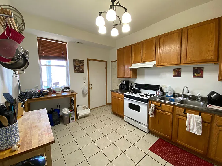 2920 W Shakespeare Ave — Photo 8