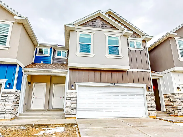 774 Old Fort Dr — Photo 1