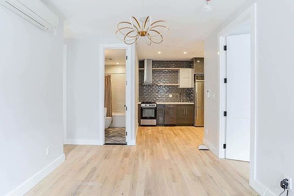 1st image of 717 De Kalb Ave #3A