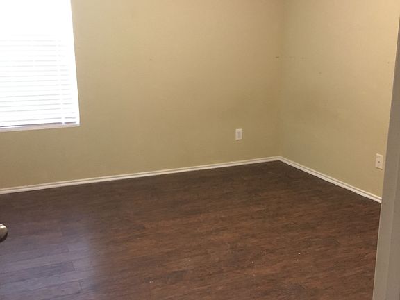 3rd image of 4717 Dogwood Dr