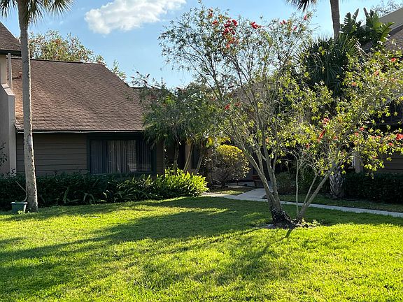2nd image of 880 Sunridge Dr #880