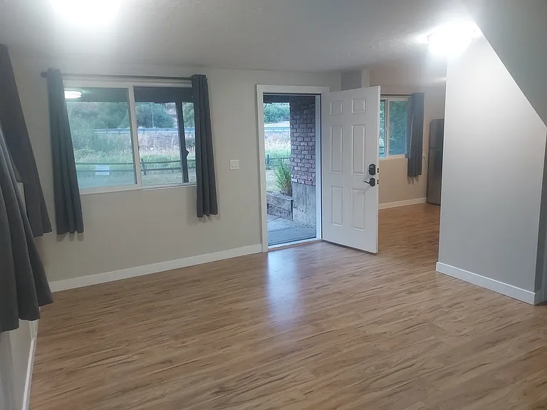 1820 SE Bleasner Dr #B — Photo 7