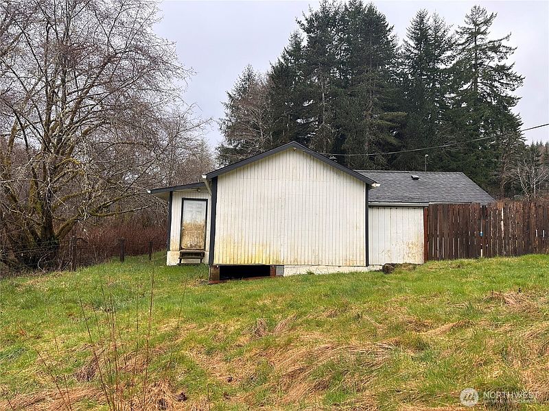 4th image of 310 Butte Creek Road