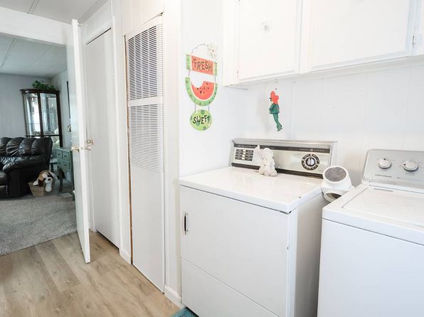 930 N Walnut St, Red Cloud, NE 68970