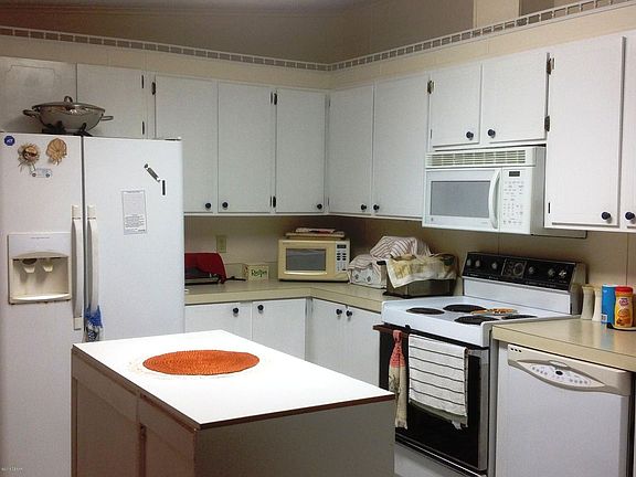 4th image of 746 Larado Dr