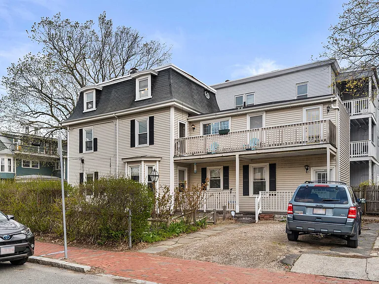 68 Pleasant St #2 — Photo 25