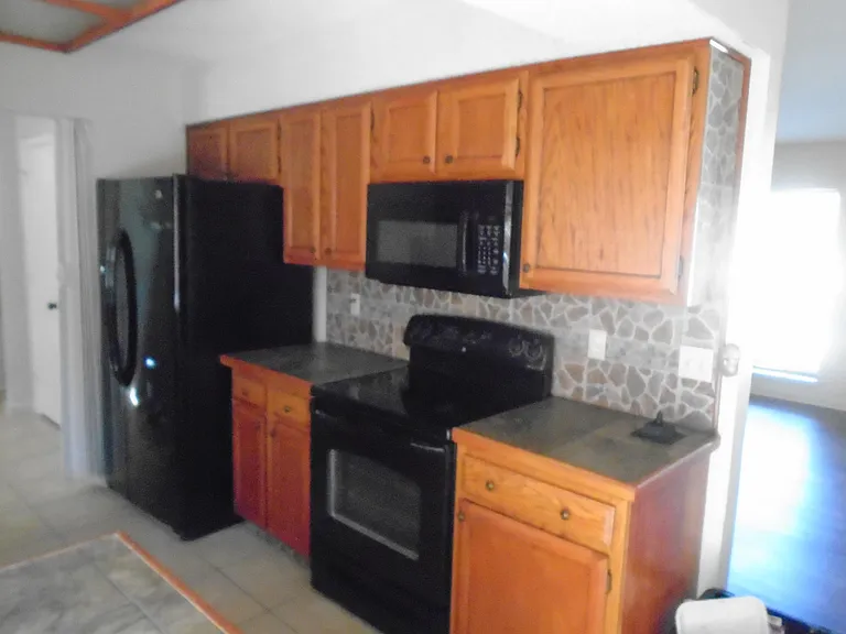 2207 McDowell Dr — Photo 4