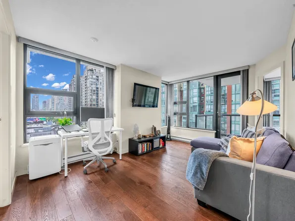 928 Homer St #1001, Vancouver, BC V6B 1T7