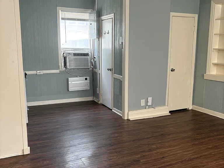 5937 Holmes St #4 — Photo 11