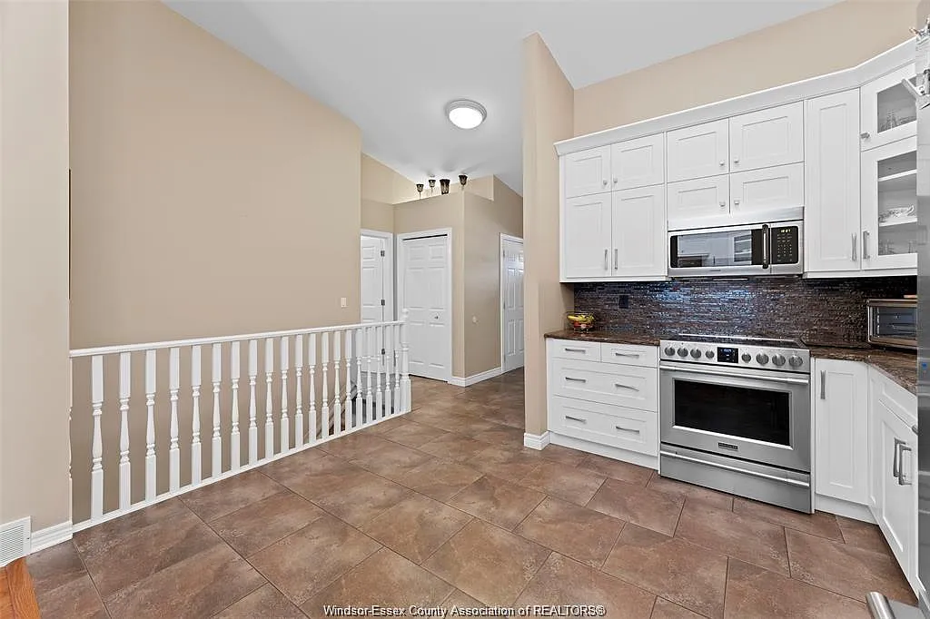 3 bed, 2.5 bath, $2,750 — Photo 4