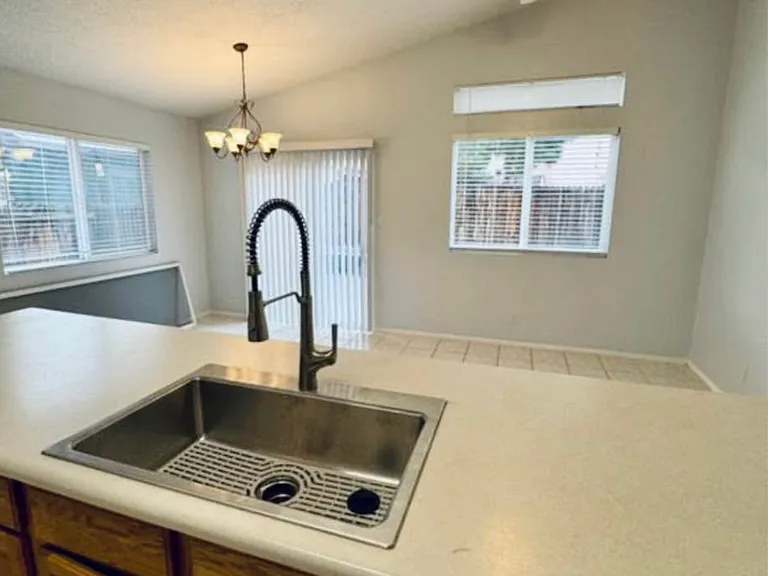 4405 Cuarzo Ave NW — Photo 7