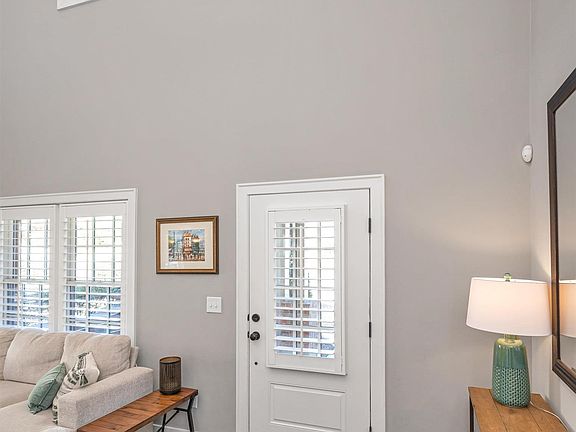5th image of 770 Provence Dr