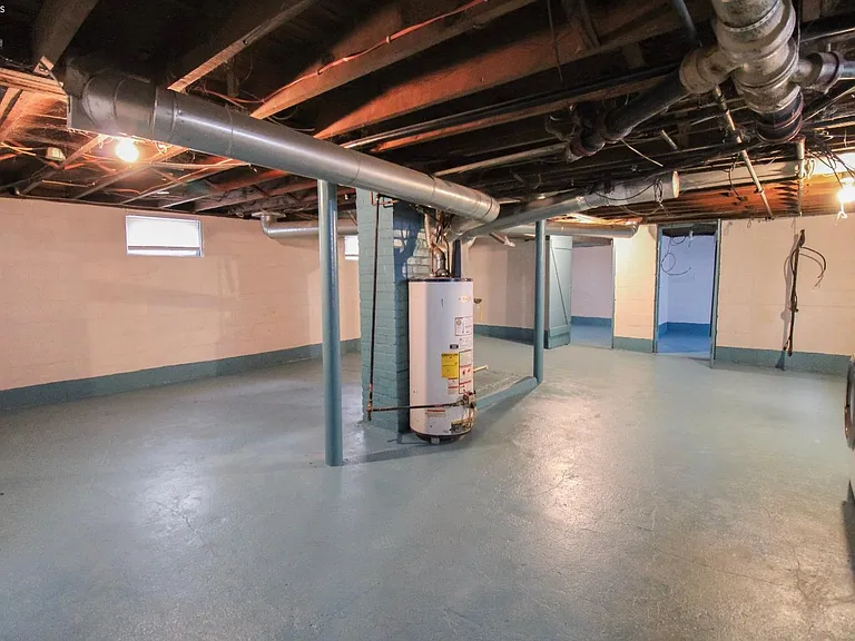 2615 Columbus Ave — Photo 3