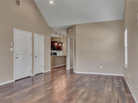 3rd image of 107 Stockton Family Ct