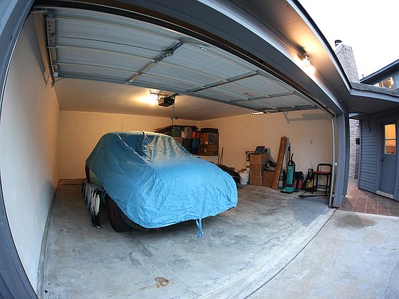 4th image of 3923 Club Valley Dr