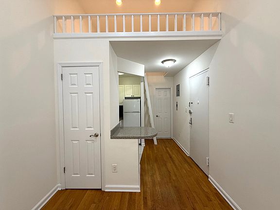 3rd image of 330 E 77th St #1S